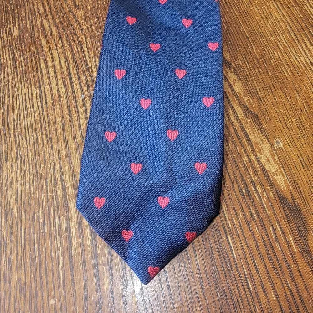 Mens Ralph Marlin Navy Blue Tie With Red Hearts All Over